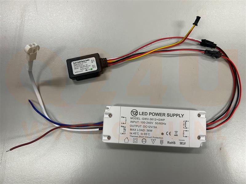 Driver LED 12V 3A 36W con interruptor táctil y salida 230V para calefacción de espejos – Modelo GWV-3612+GWP