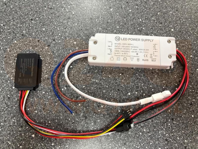 Driver LED 24V 3A 36W con interruptor táctil y salida 230V para calefacción de espejos – Modelo GWV-3624-L
